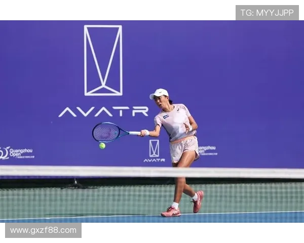 网球赛场新星崛起，张帅力克世界前十迎来职业生涯突破